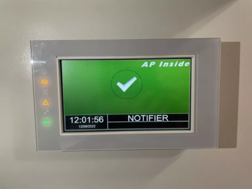 AM-LCD Notifier Terminale di ripetizione di box con display LCD 7" Touch a colori. Cabinet da parete. Alimentazione esterna 24V nominali.